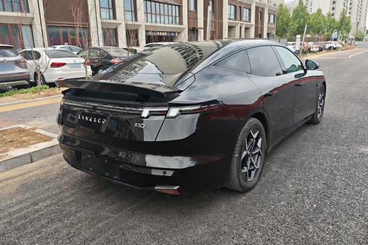 Used Lynk & Co Z10 2025 95 kWh 766 km Range Rear-Wheel Drive Max
