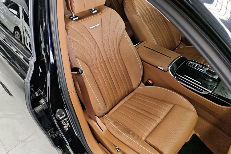 Used Hongqi H9 2024 2.0T Qixiang Private Style Edition
