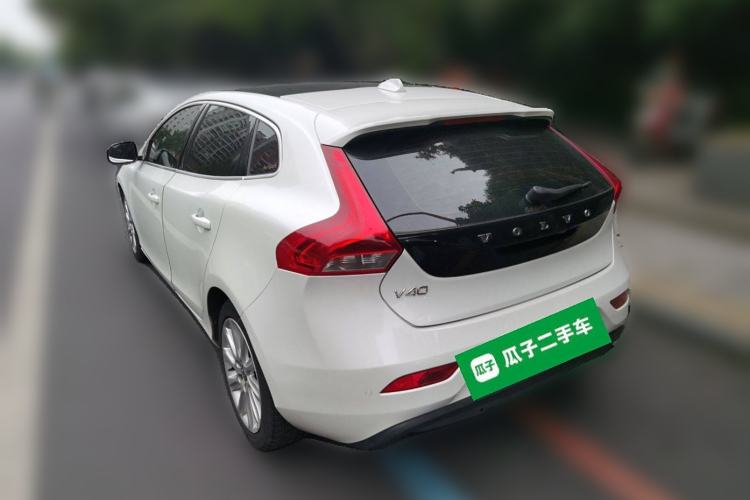 Used Volvo V40 2015 1.6T Zhiya Edition
