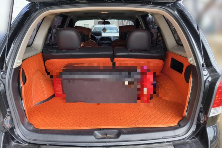 Used Huatai Santa Fe Classic 2015 2.0L Gasoline Manual Transmission Two-Wheel Drive Standard Version Trunk