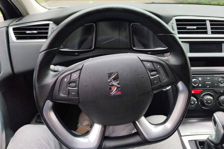 Used DS 5LS 2015 1.6T Comfort Edition THP160