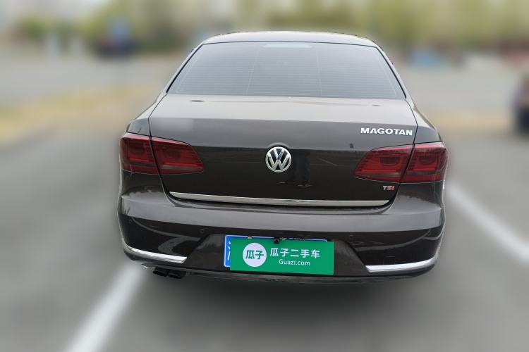 Used Volkswagen Magotan 2012 Revised Version 1.8TSI Leading Edition Rear