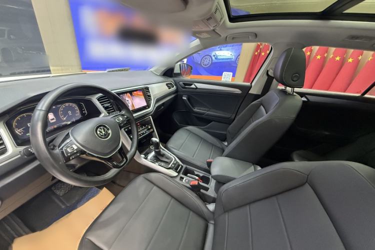 Used Volkswagen T-ROC 2021 280TSI DSG Two-Wheel Drive Comfort Connect Edition Interior 2