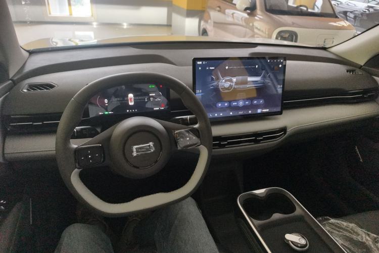 Used Bestune Yueyi 03 2025 445km Joyful Edition Center Console