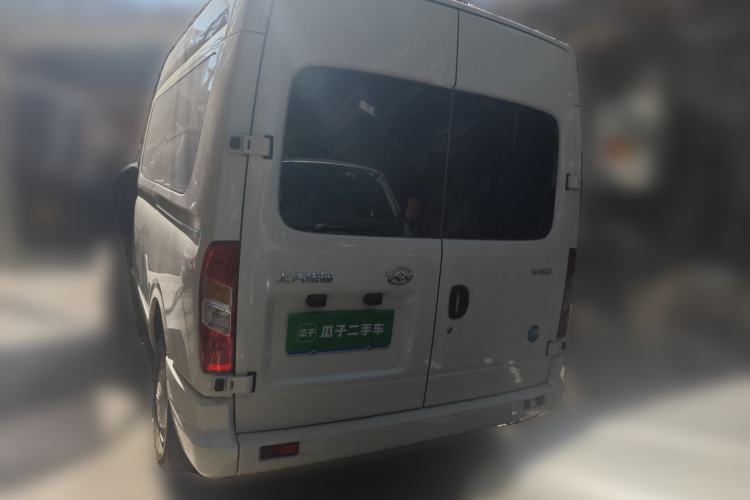 Used SAIC MAXUS Xintu V80 2024 City Distribution King PLUS Value Edition 6MT Short Wheelbase Ultra-Low Roof 147 Ps 3 Seats
