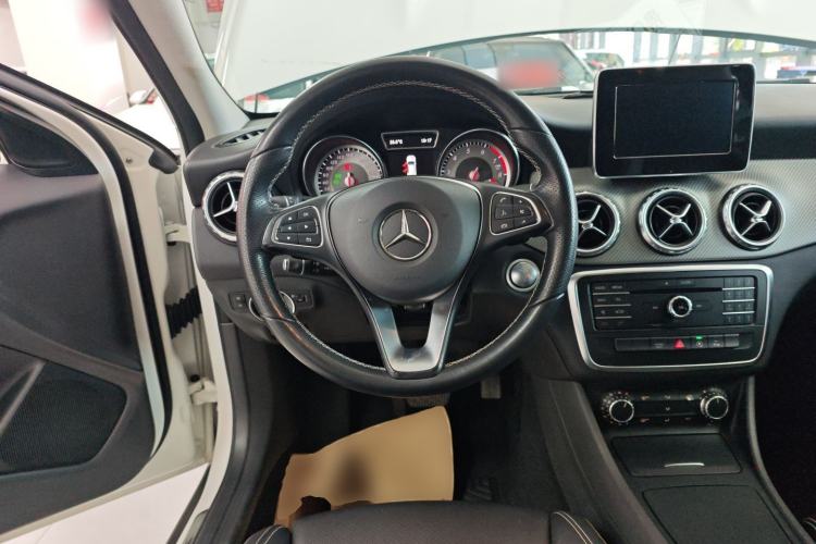 Used Mercedes-Benz GLA 2016 GLA 200 Sport Edition Steering Wheel