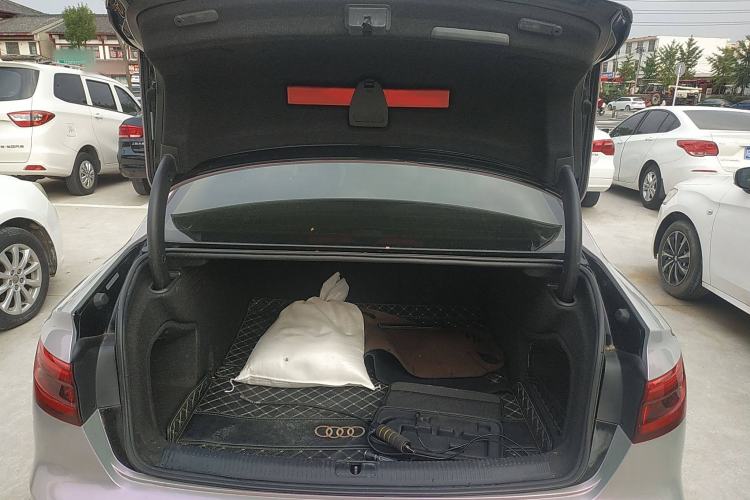 Used Audi A4L 2017 40 TFSI Ambition Edition
