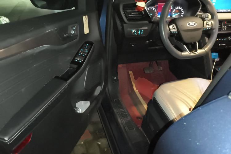 Used Ford Escape 2020 EcoBoost 245 Two-Wheel-Drive Titanium Edition
