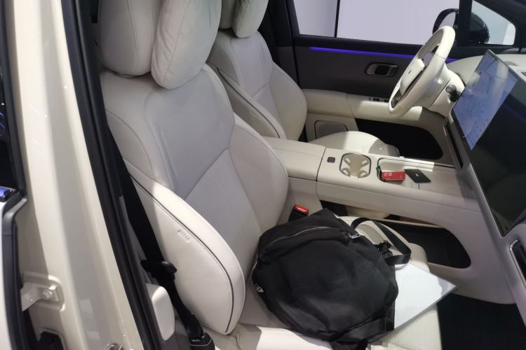 Used Li Auto Li Auto i6 2025 Model Four-Wheel-Drive Standard Type