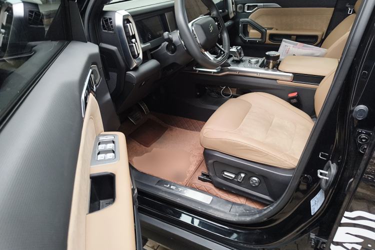 Used JETOUR Traveler 2023 2.0T All-Wheel Drive Conquer PRO Driver Seat