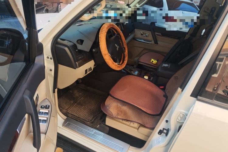 Used Mitsubishi Pajero 