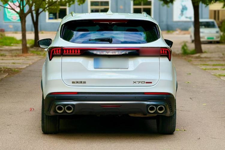 Used JETOUR X70 PLUS 2023 1.5T Manual Warrior PRO 5-Seater Exterior 6