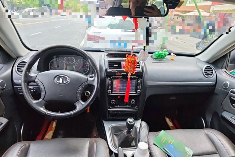 Used Haval H5 Classic 2013 Zhizun Edition 2.0T Manual 4x4 Elite Model Center Console