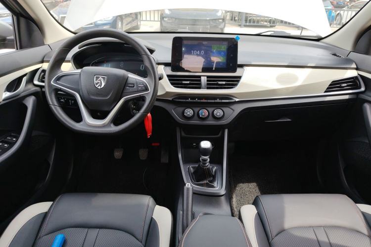 Used Baojun 360 2019 Revised Version 1.5L Manual Elite China VI Center Console