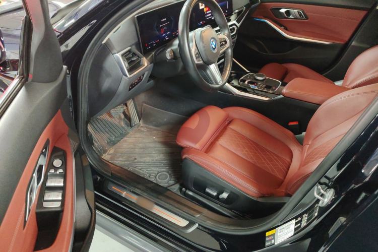 Used BMW i3 2022 eDrive 35 L Driver Seat