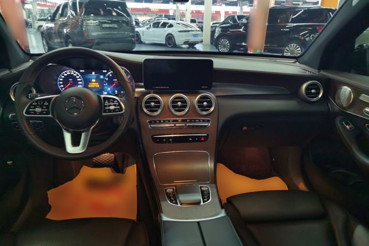 Used Mercedes-Benz GLC 2022 Refreshed GLC 300 L 4MATIC Dynamic Edition Center Console