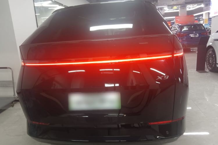 Used XPeng X9 2025 740 Ultra-Long Range Max
