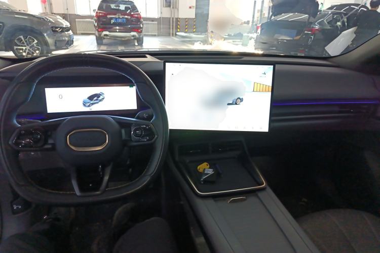 Used Lynk & Co 07 2024 EM-P 126 Long-Range Ultra Center Console