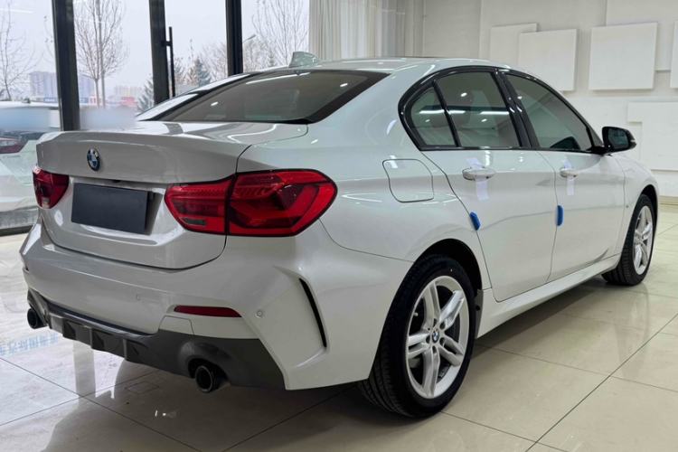 Used BMW 1 Series 2021 120i M Sport Night Edition Exterior 3