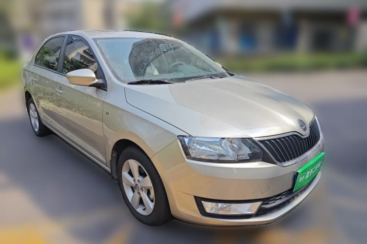 Used Skoda Rapid 2013 1.6L Automatic Smart Selection Model
