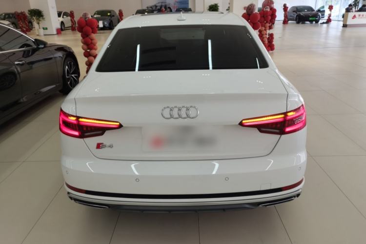 Used Audi A4L 2019 40 TFSI Fashion Edition China VI Emission Standard

