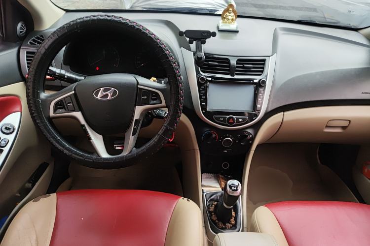 Used Hyundai Verna (older generation) 2014 1.4L Manual Smart GLS Trim
