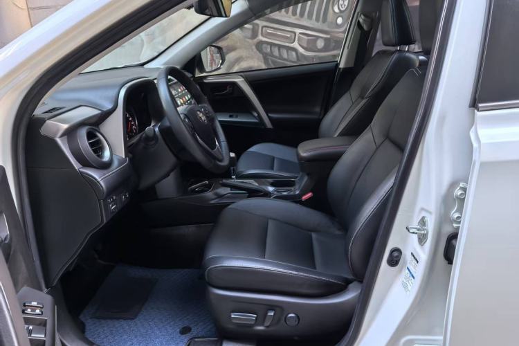 Used Toyota RAV4 2018 2.5L Automatic 4x4 Elite i Edition Interior 1