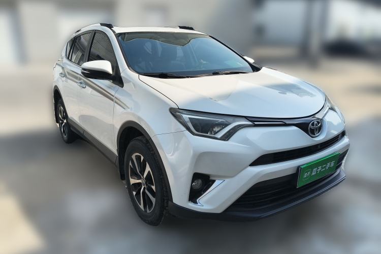 Used Toyota RAV4 2016 2.0L CVT Two-Wheel Drive Fashion Edition China V Standard