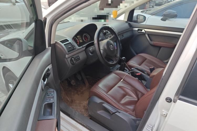 Used Volkswagen Touran 2015 1.4T Manual Fashion Edition 5-Seater
