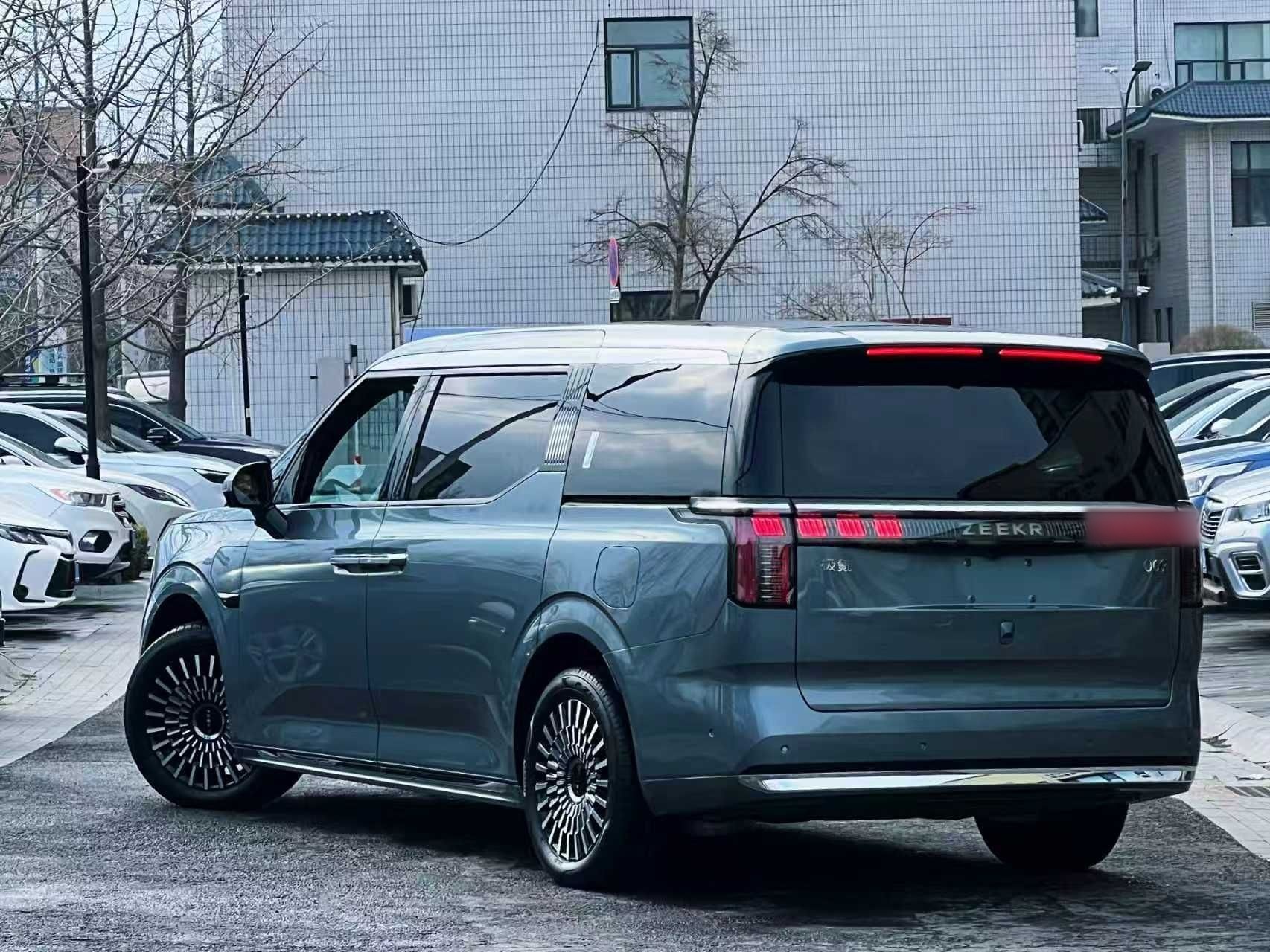 Zeekr 009 2024 Six-Seat Executive Version 4WD 108 kWh — снимка 4