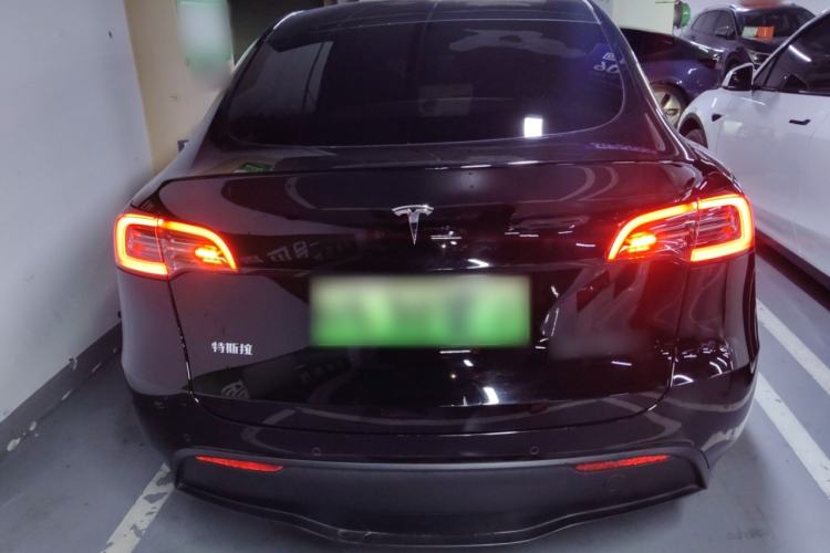 Used Tesla Model Y 2023 Long-Range All-Wheel-Drive Version
