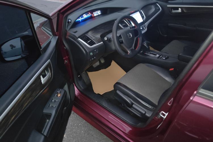 Used Honda Jade 2017 1.8L automatic Comfort version 5 seats
