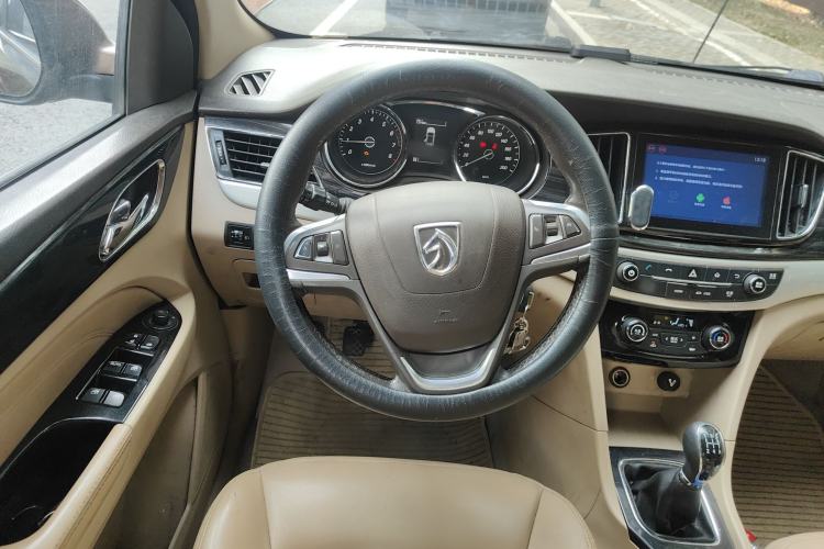 Used Baojun 730 2016 1.5L Manual Luxury Edition 7 Seats
