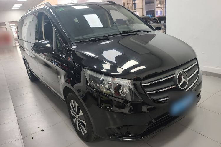 Used Mercedes-Benz Vito 2021 2.0T Elite Version 7 Seats Front Right 45 Deg