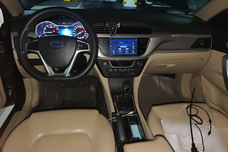 Used Geely Auto Emgrand 2017 Sedan Million Edition 1.5L Manual Luxury Model Center Console