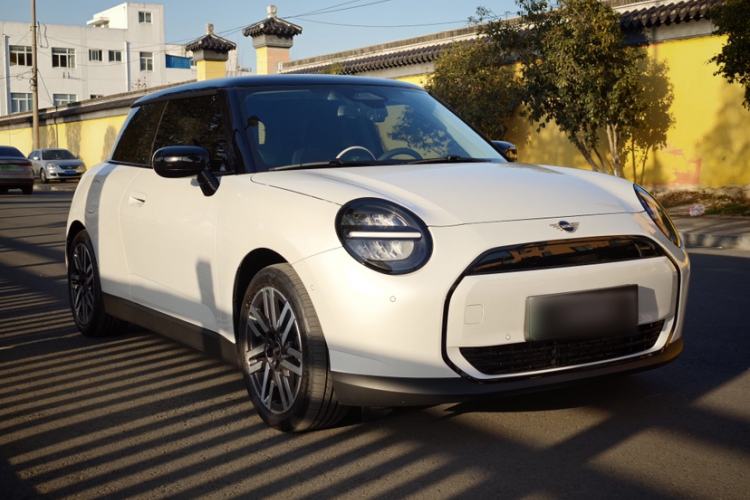 Used MINI Electric MINI COOPER 2025 Model Facelift 466km COOPER E Classic Style