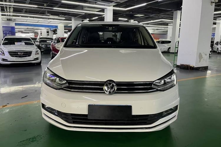 Used Volkswagen Touran 2016 Volkswagen Touran L 330TSI DSG Luxury Edition
