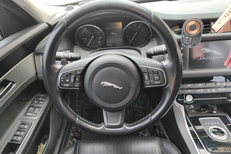 Used Jaguar XF 2016 XF 2.0T Two-Wheel-Drive Luxury Edition