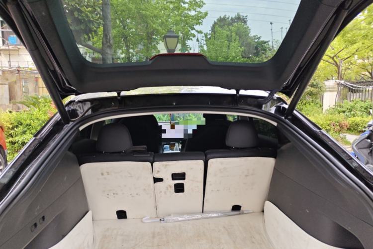 Used Tesla Model Y 2023 Long-Range All-Wheel-Drive Version Trunk