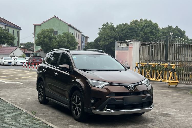 Used Toyota RAV4 2018 2.0L CVT Two-Wheel Drive Fashion X Edition