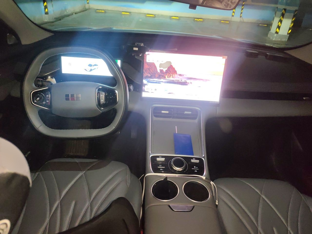 Geely Galaxy L6 2025 EM-i 140km Explorer+ Edition — снимка 9