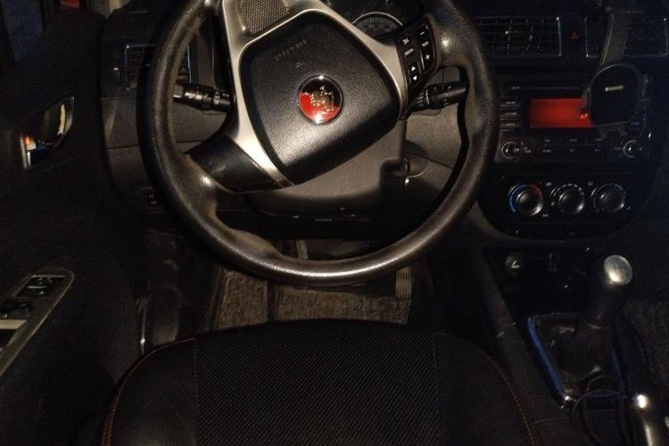 Used FORTHING Joyear X5 2013 1.6L Manual Luxury Model China IV Standard
