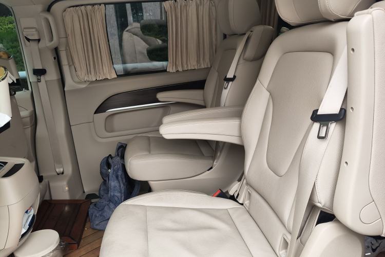 Used Mercedes-Benz V-Class 2022 V 260 Avantgarde Edition Left Rear Seat