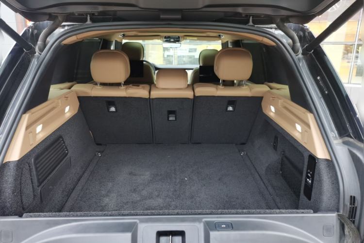 Used Land Rover Range 2024 3.0 L6 400 PS Extended Luxury Edition Trunk