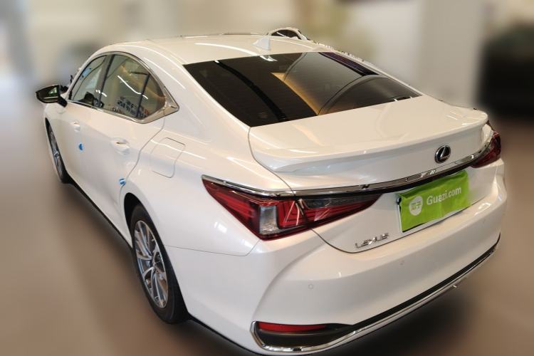 Used Lexus ES 2022 300h Excellence Edition