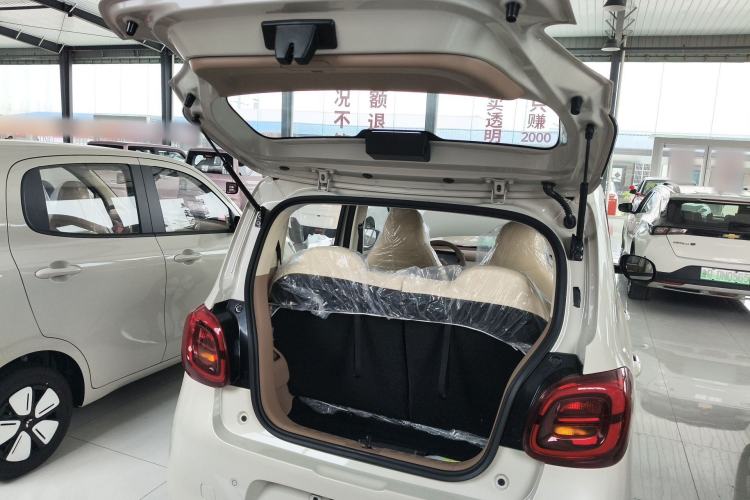 Used Wuling Hongguang MINIEV 2025 Four-Door Version Advanced Edition Trunk