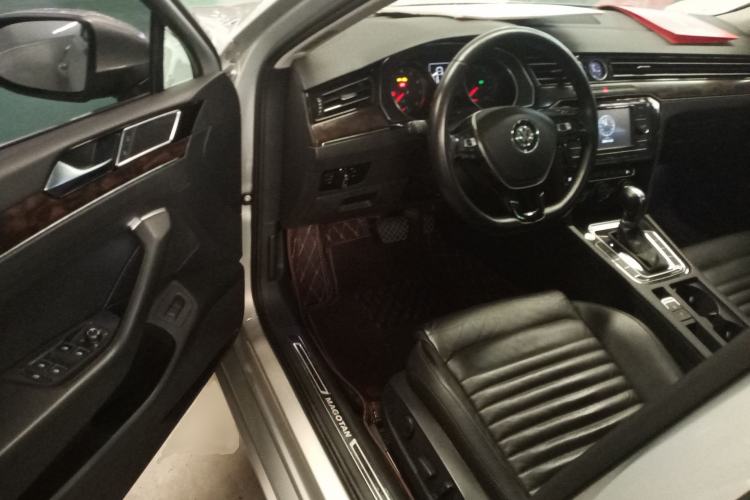 Used Volkswagen Magotan 2018 Facelift 330TSI DSG Luxury Model
