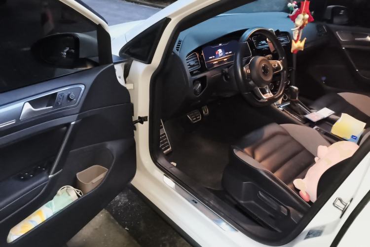 Used Volkswagen Golf 2020 Charming Edition 280TSI DSG R-Line Driver Seat