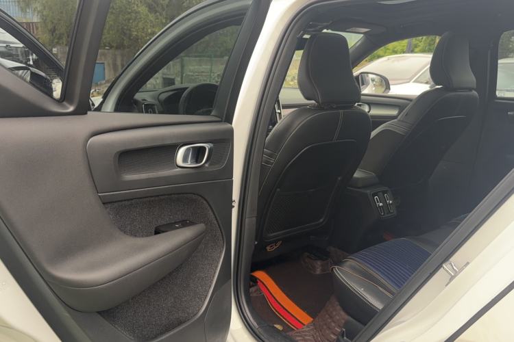 Used Volvo XC40 2022 T4 Four-Wheel Drive Smart & Dynamic Sport Edition Interior 3