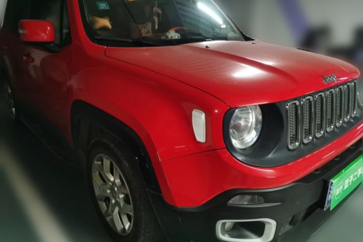 Used Jeep Renegade 2018 Connected Large Screen Version 180T Automatic High-Energy Edition Front Right 45 Deg
